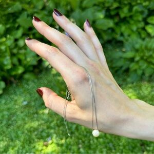 Silver chain with pearl